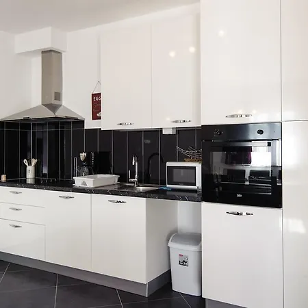 Avama Luxery