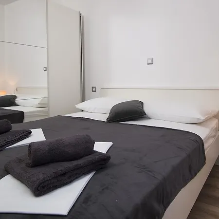 Apartment Avama Luxery Podstrana